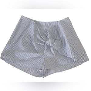 L’ATISTE By Amy Shorts W/Tie Front🦎🌵